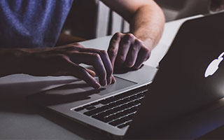 开云体育APP下载-JDGaming险胜CLG，Keria统治全场——电竞之巅再掀风云