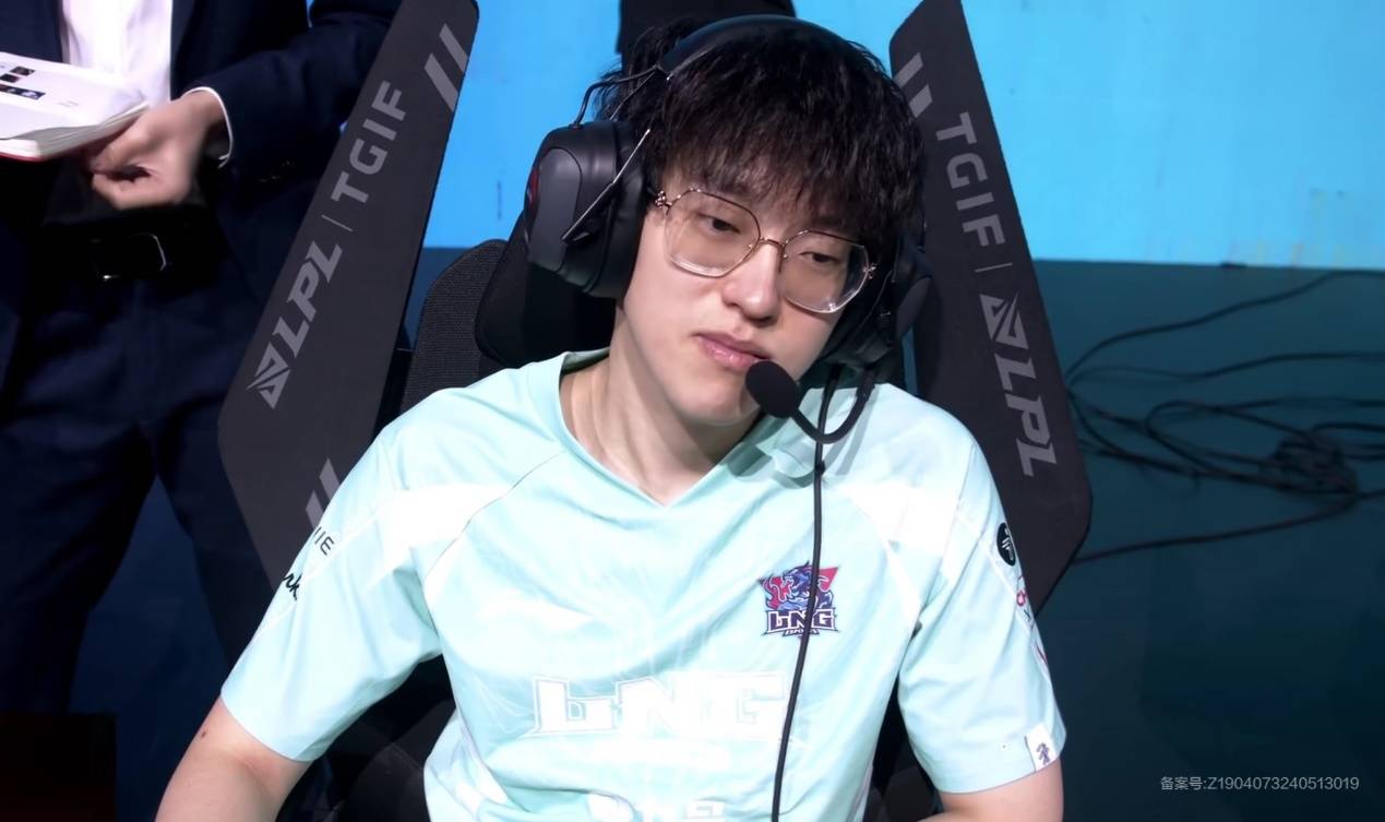 HLE鏖战LGD，Scout拿下关键大龙宿敌对决八强赛，锁定晋级资格