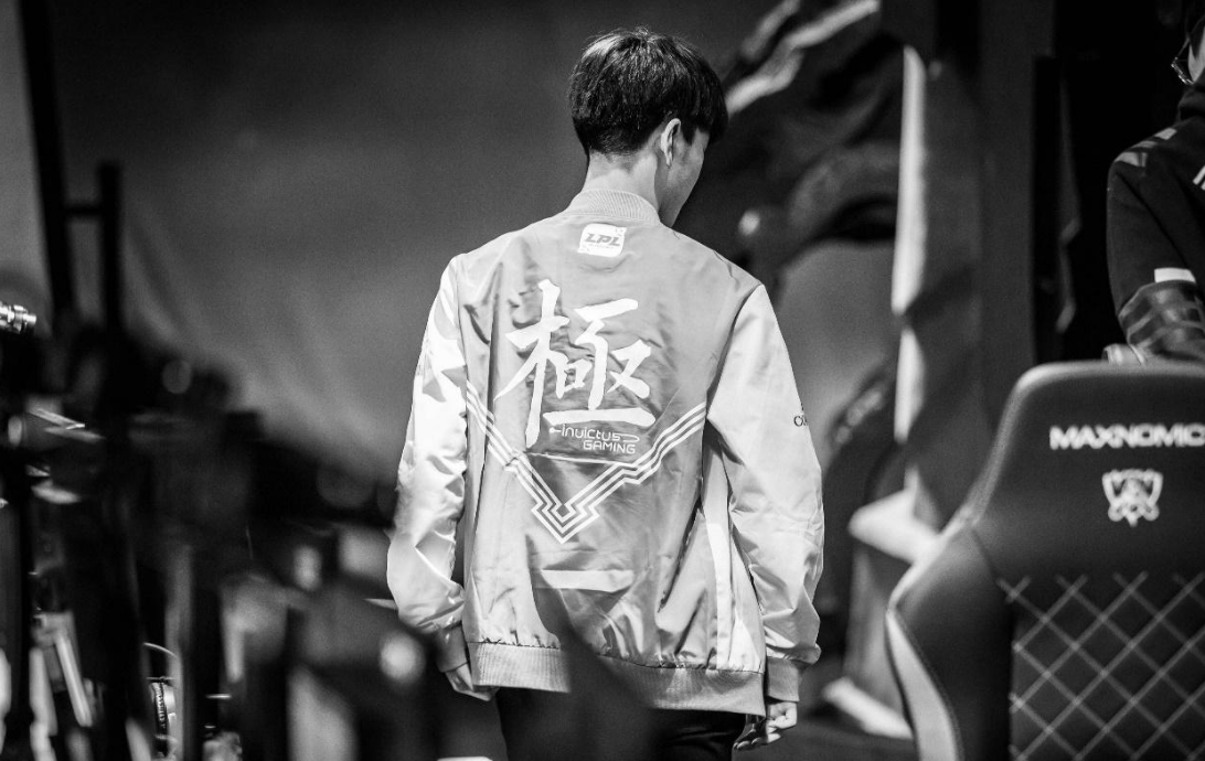 开云体育APP下载-WBG翻盘EDG，Chovy关键团战开团秒人峡谷大战半决赛，引爆全场热议