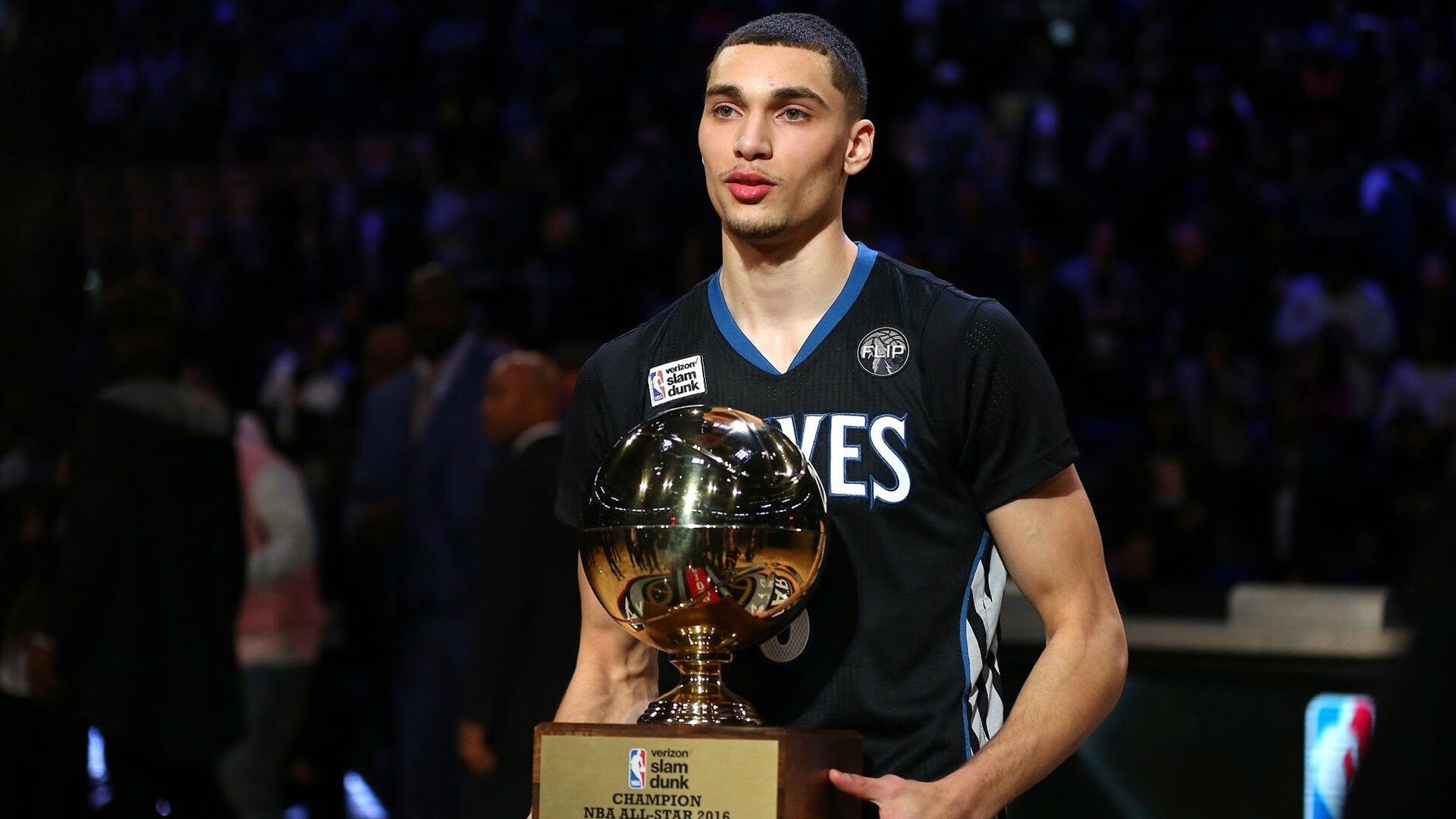 开云体育官网-霍勒迪抢七封神！篮网闪电战速胜山西队，超级控卫主宰季后赛生死局