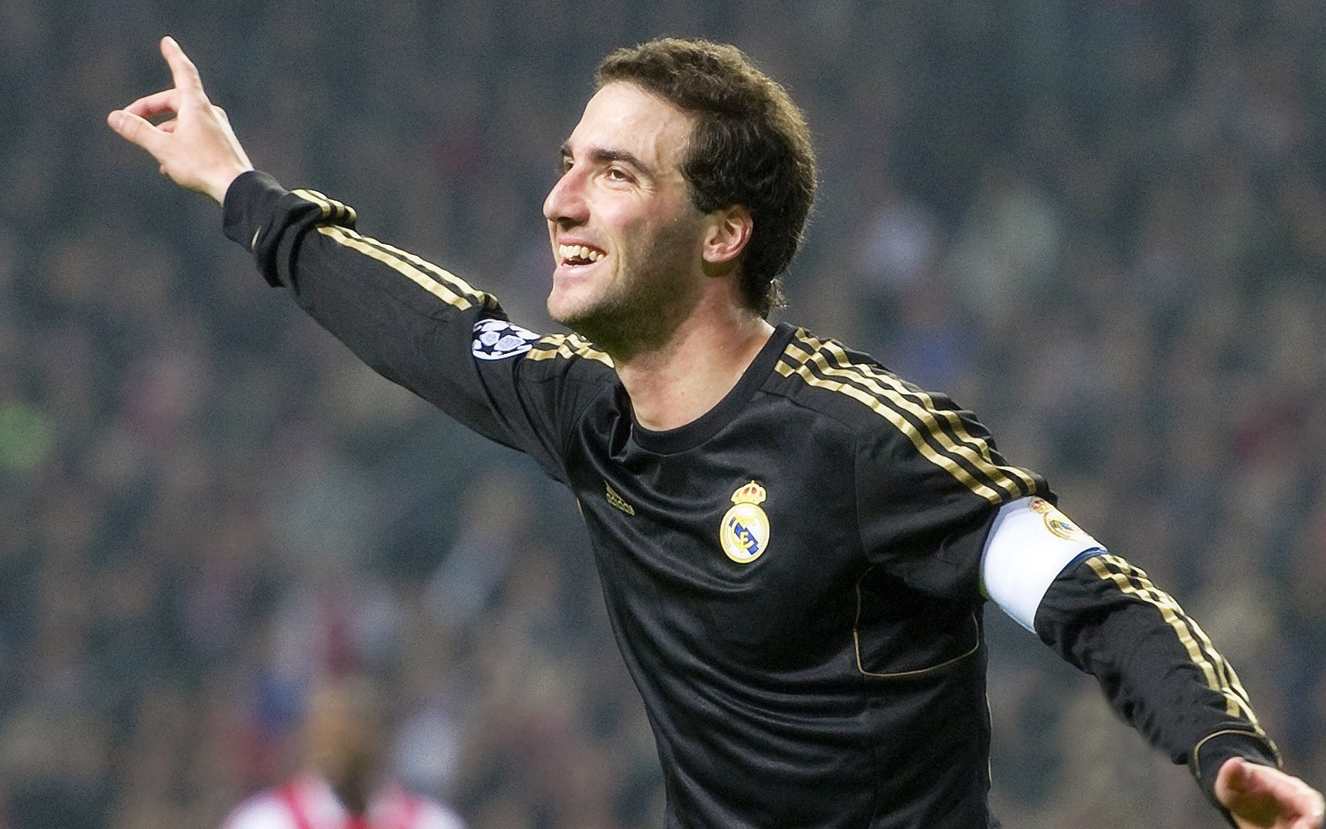 开云体育在线-德里赫特单场独造三球导演逆转风暴！克罗地亚主场3-0完胜国际米兰，战术完胜引发欧陆热议