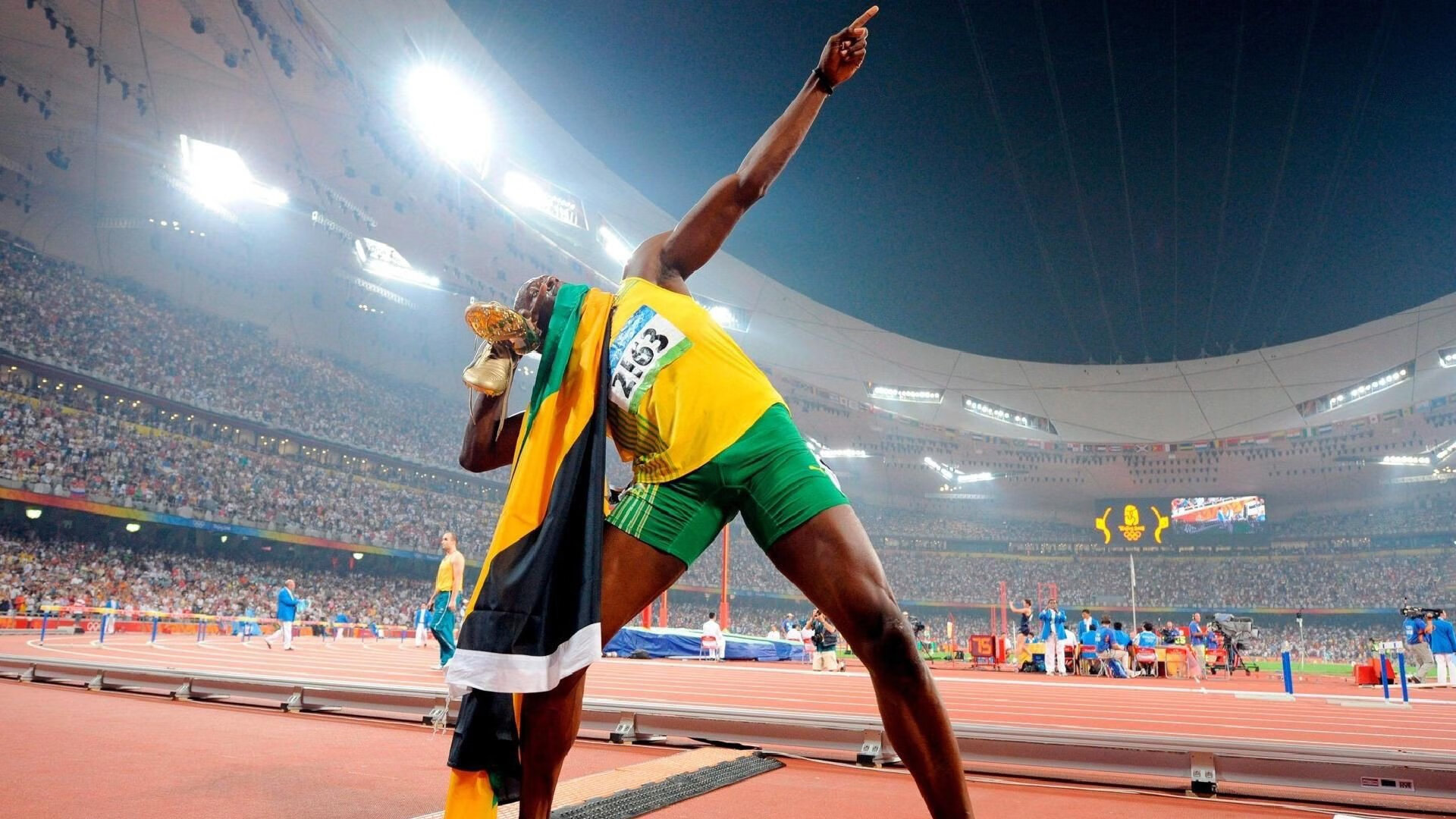 体育大爆炸，克罗地亚点球击碎日本，卡拉斯科F1街道赛一骑绝尘